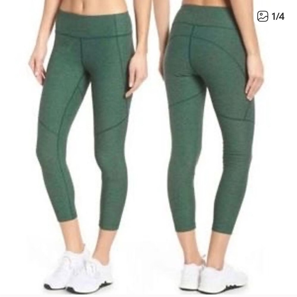 Outdoor‎ Voices Medium 3/4 Warmup Leggings Hunter Green